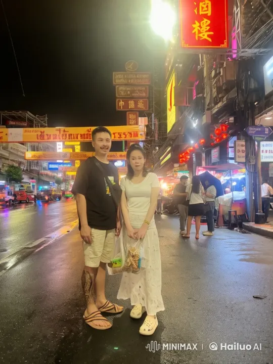Chinatown Street Fight: Dynamic Martial Arts in Neon Night – AI Generated Video | Hailuo AI