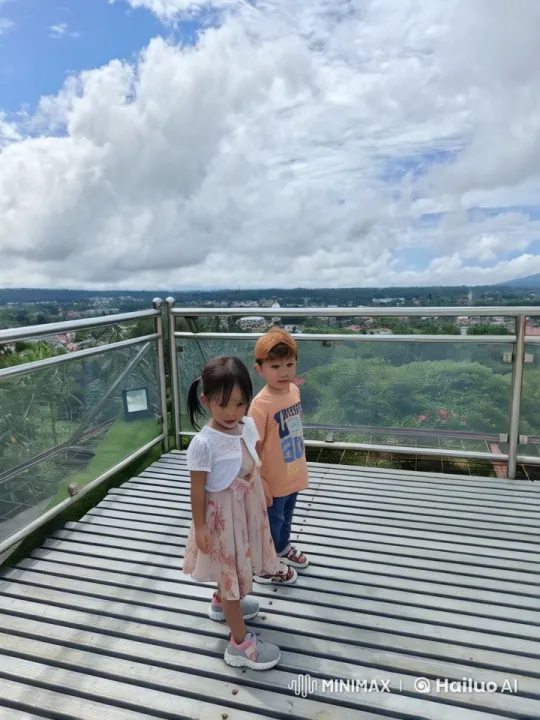 Children Perform Graceful Kung Fu on Metallic Platform – AI Generated Video | Hailuo AI
