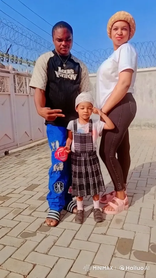 Family in Sunlight with Peaceful Gestures and Vibrant Attire – AI Generated Video | Hailuo AI