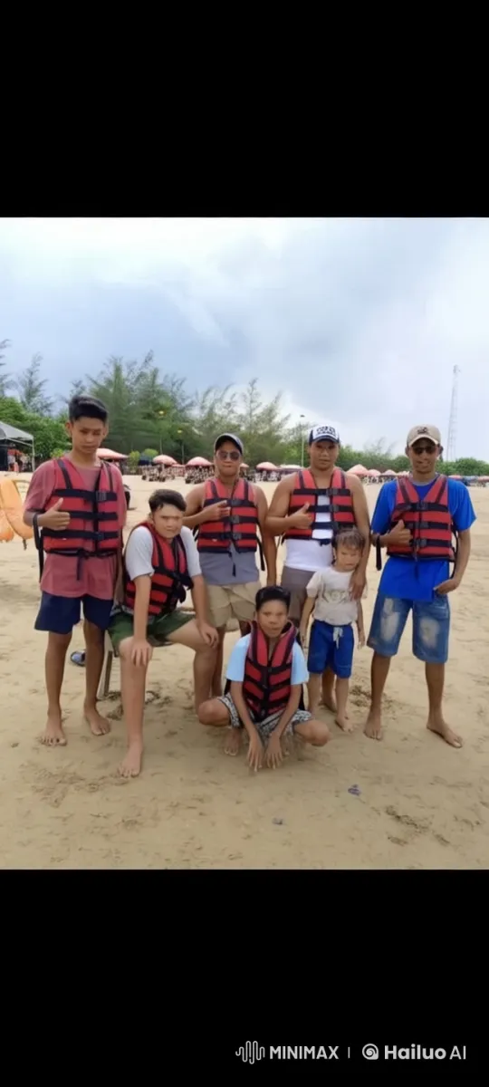 Friends' Lively Kung Fu Fight on a Vibrant Beach – AI Generated Video | Hailuo AI
