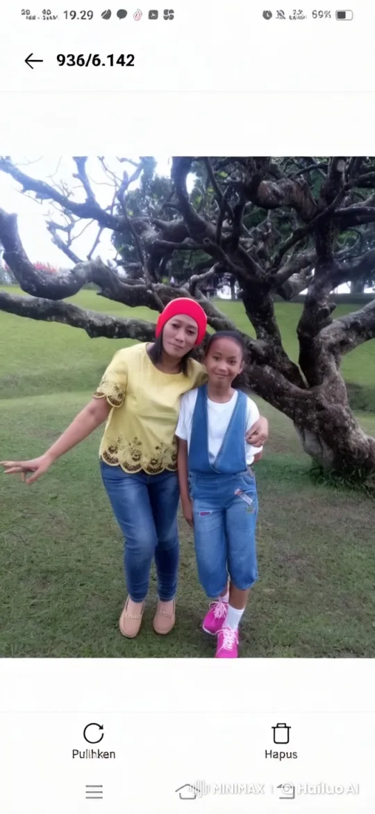 Woman and Child Flee from Tiger in Park – AI Generated Video | Hailuo AI