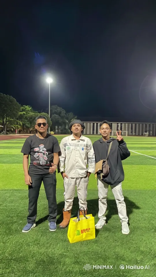 Nighttime Kung Fu Showcase on Stadium Lights – AI Generated Video | Hailuo AI