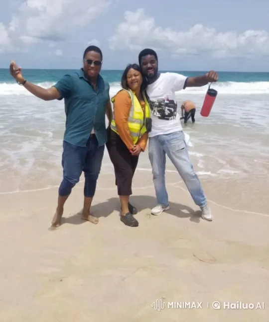 Beach Kung Fu Posers Perform Dramatically – AI Generated Video | Hailuo AI