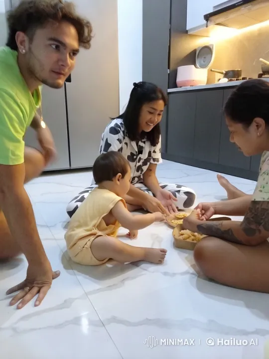 Cozy Kitchen Gathering with Baby and Friends – AI Generated Video | Hailuo AI