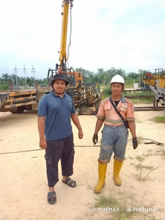 Heartwarming Camaraderie on a Construction Site – AI Generated Video | Hailuo AI