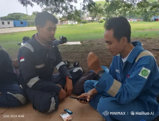 Workers Discussing During Break in Scenic Setting – AI Generated Video | Hailuo AI