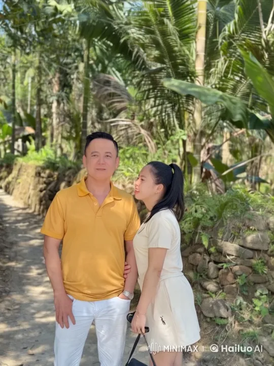 Couple Engages in Dynamic Kungfu Combat in Lush Setting – AI Generated Video | Hailuo AI