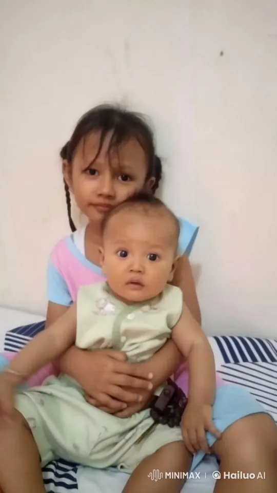 Young Girl and Baby Dance Joyfully in Live2D Animation – AI Generated Video | Hailuo AI