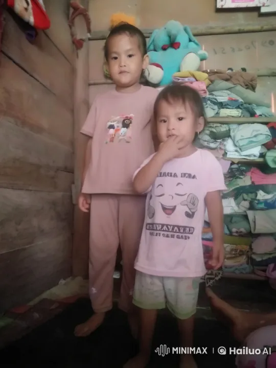 Children Practice Kung Fu in Cozy Wooden Room – AI Generated Video | Hailuo AI