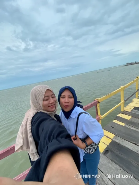 Live2D Animated Kung Fu Fight on Wooden Pier – AI Generated Video | Hailuo AI