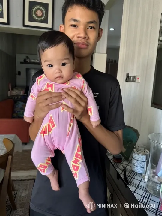 Teen Supports Baby in Live2D Kungfu Display – AI Generated Video | Hailuo AI