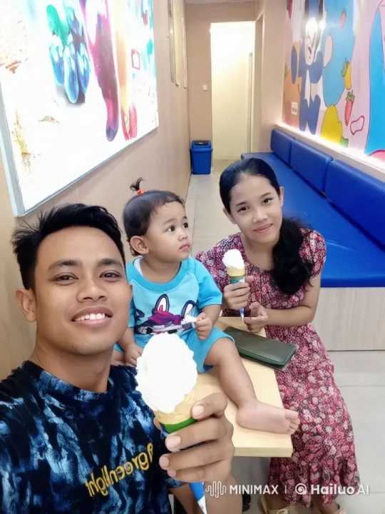 Family Ice Cream Outing Turns Into Violent Shootout – AI Generated Video | Hailuo AI