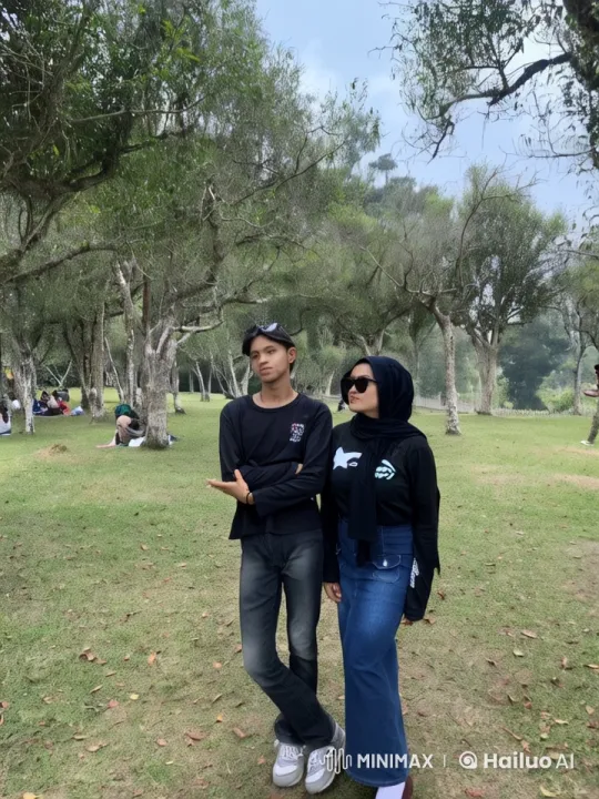 Dynamic Kung Fu Sparring in Peaceful Park Setting – AI Generated Video | Hailuo AI