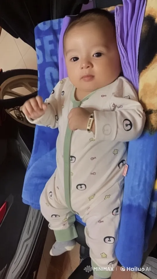 Baby's Joyful Kungfu Antics in Live2D Animation – AI Generated Video | Hailuo AI