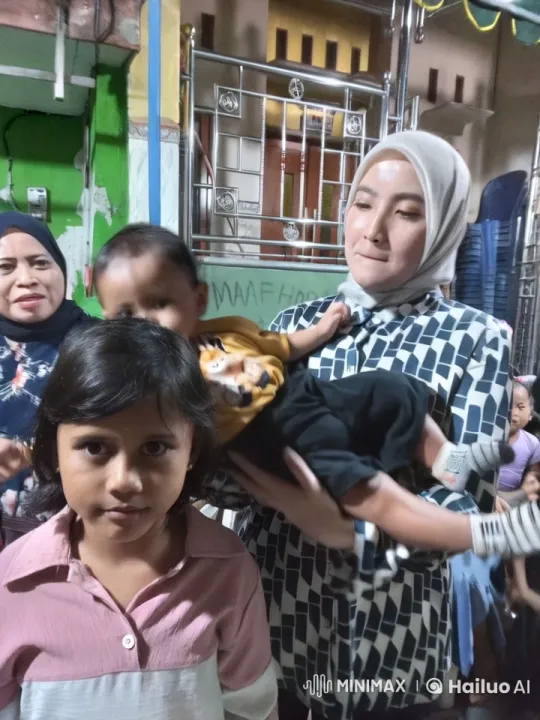 Family Gathering Transforms into Imaginative Kung-Fu Battle – AI Generated Video | Hailuo AI