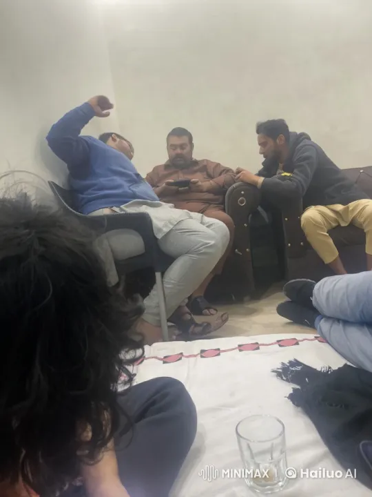 Friends Relaxing and Dancing in Cozy Room – AI Generated Video | Hailuo AI