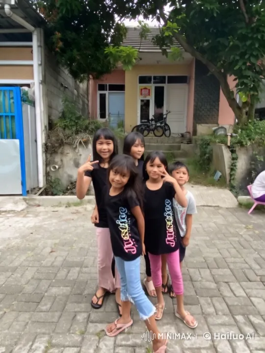 Children Displaying Kungfu in Playful Suburban Setting – AI Generated Video | Hailuo AI