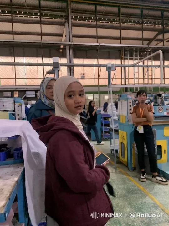 Spontaneous Kungfu Showdown in Industrial Factory – AI Generated Video | Hailuo AI