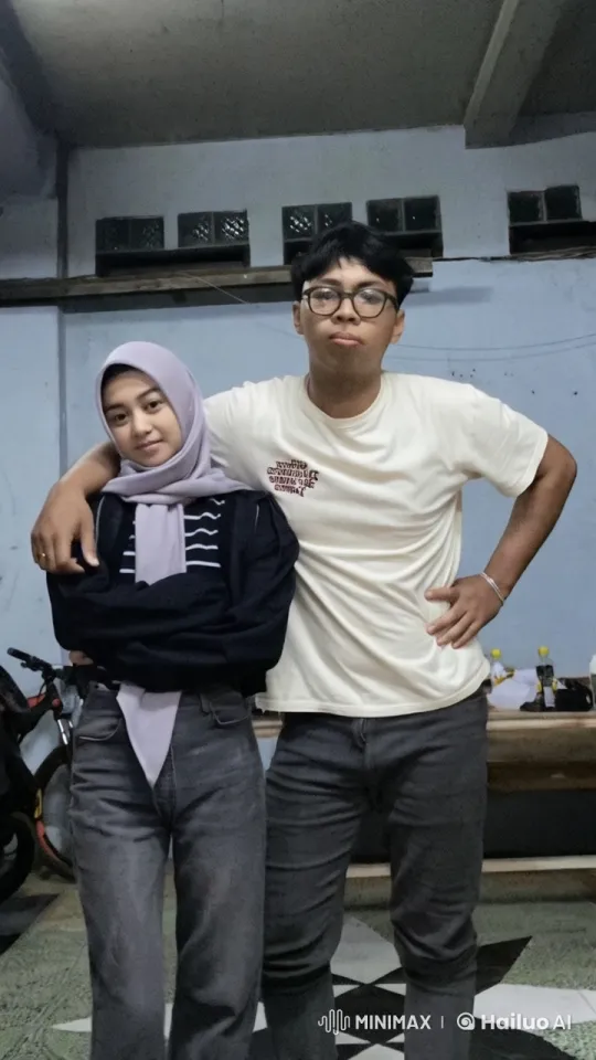 Live2D Kungfu Fight: Hijab-Wearing Woman vs Agile Man – AI Generated Video | Hailuo AI