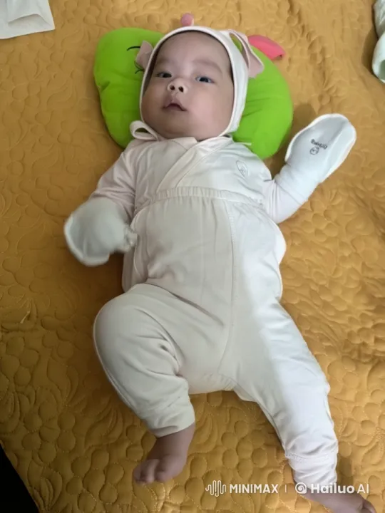 Baby's Gentle Movements Set to Lively Chinese Kung Fu-Inspired Music – AI Generated Video | Hailuo AI
