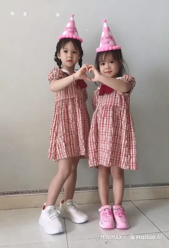 Young Girls Perform Energetic Kung Fu in Matching Dresses – AI Generated Video | Hailuo AI