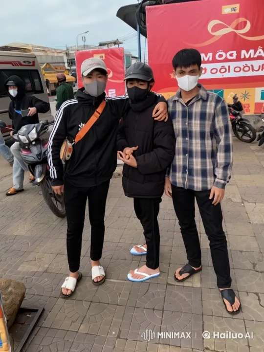 Live2D Martial Arts Sequence on Busy Street – AI Generated Video | Hailuo AI