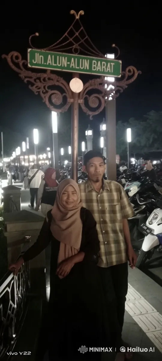 Night Life on Jln. Alun-Alun Barat Captured in Live2D – AI Generated Video | Hailuo AI