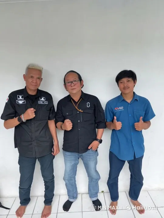 Three Men Displaying Kung Fu Skills in Live2D Animation – AI Generated Video | Hailuo AI