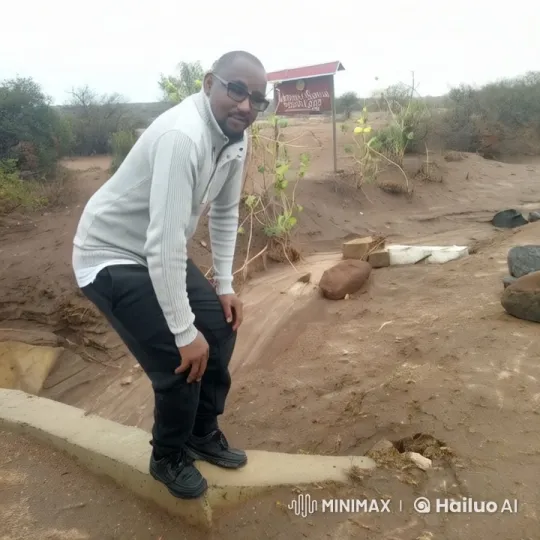 Martial Artist Performs Kungfu in Semi-Arid Setting – AI Generated Video | Hailuo AI