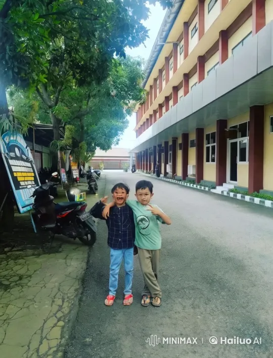 Children Playfully Practice Kung Fu in Courtyard – AI Generated Video | Hailuo AI