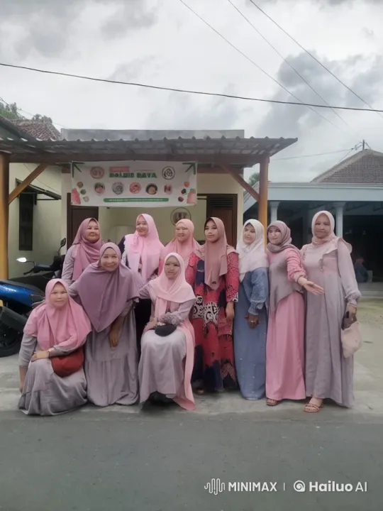 Women Perform Kungfu in Traditional Attire at Balois Raya – AI Generated Video | Hailuo AI