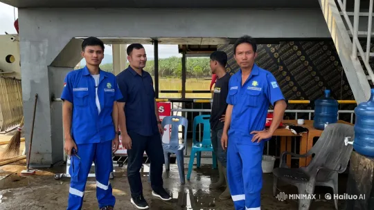 Live2D Kungfu Fight in Industrial Setting – AI Generated Video | Hailuo AI