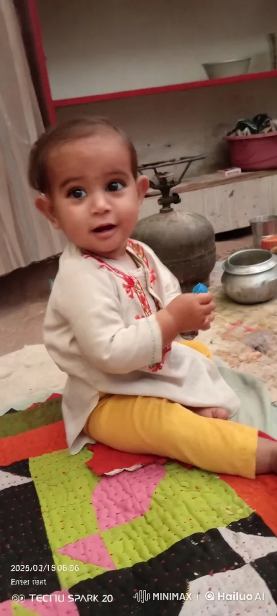 Child Enthusiastically Performs Kung Fu on Quilt – AI Generated Video | Hailuo AI