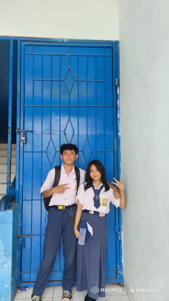 Students' Live2D Martial Arts Performance at School Gate – AI Generated Video | Hailuo AI