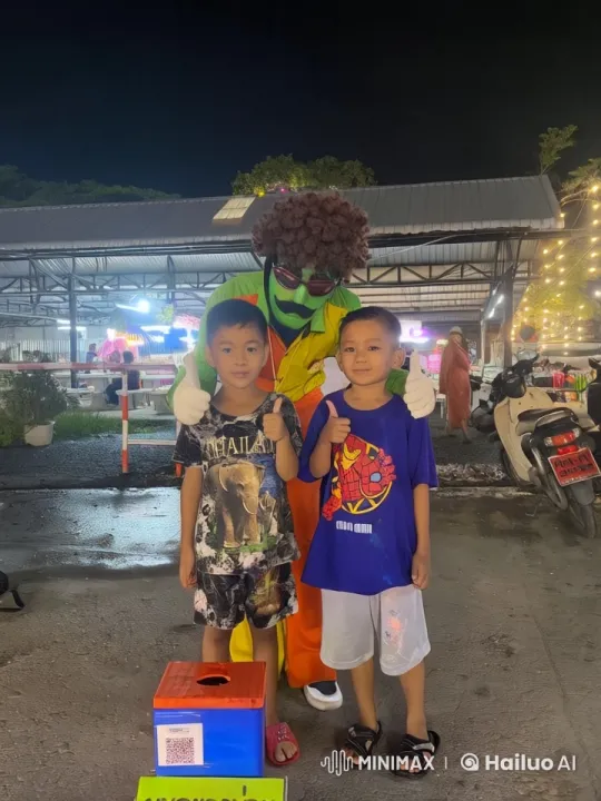 Vibrant Night Market with Clown and Children – AI Generated Video | Hailuo AI