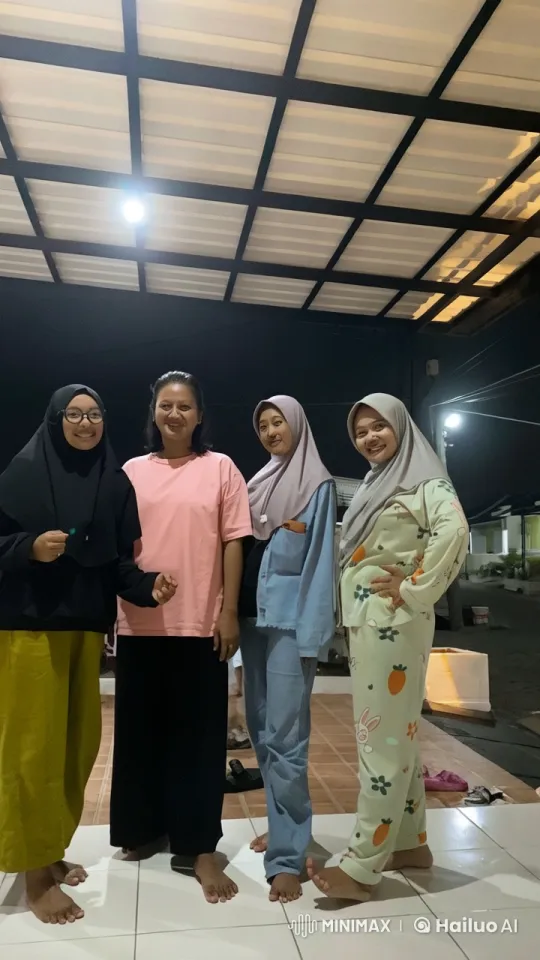 Nighttime Kung Fu Duel Among Hijab-Wearing Girls – AI Generated Video | Hailuo AI