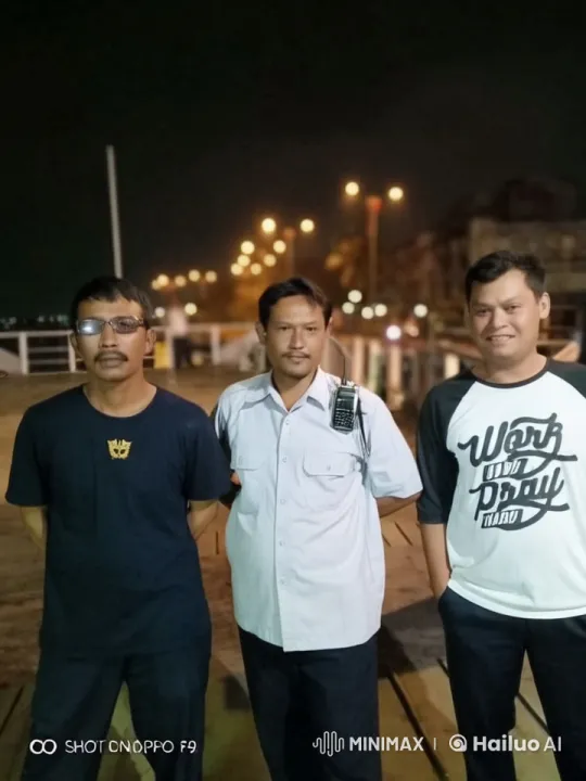 Three Men Display Kungfu Skills on Wooden Deck – AI Generated Video | Hailuo AI