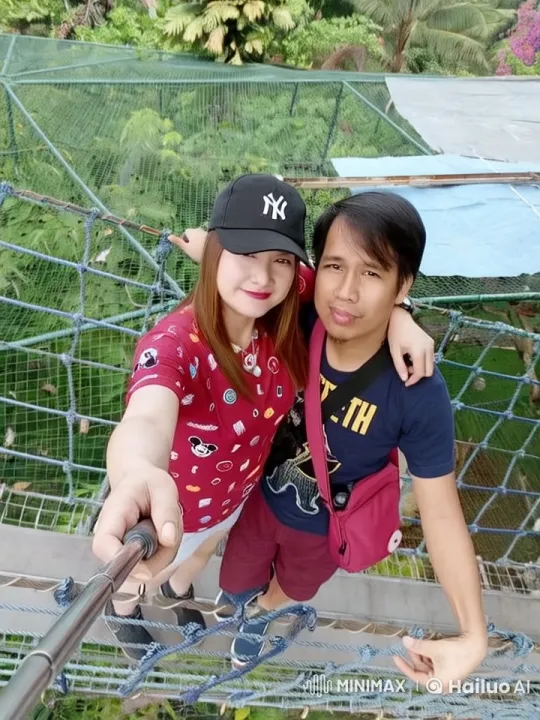 Couple's Dramatic Kung-Fu Fight on Rope Bridge – AI Generated Video | Hailuo AI