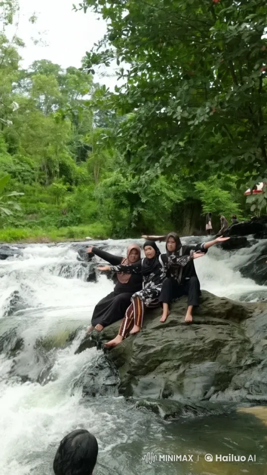 Live2D Animated Kungfu Trio in Lush Forest Setting – AI Generated Video | Hailuo AI