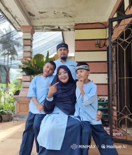 Family Practices Kung Fu on Porch in Coordinated Outfits – AI Generated Video | Hailuo AI