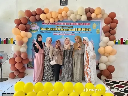 Women Celebrate Maulid Nabi with Live2D Kungfu Choreography – AI Generated Video | Hailuo AI