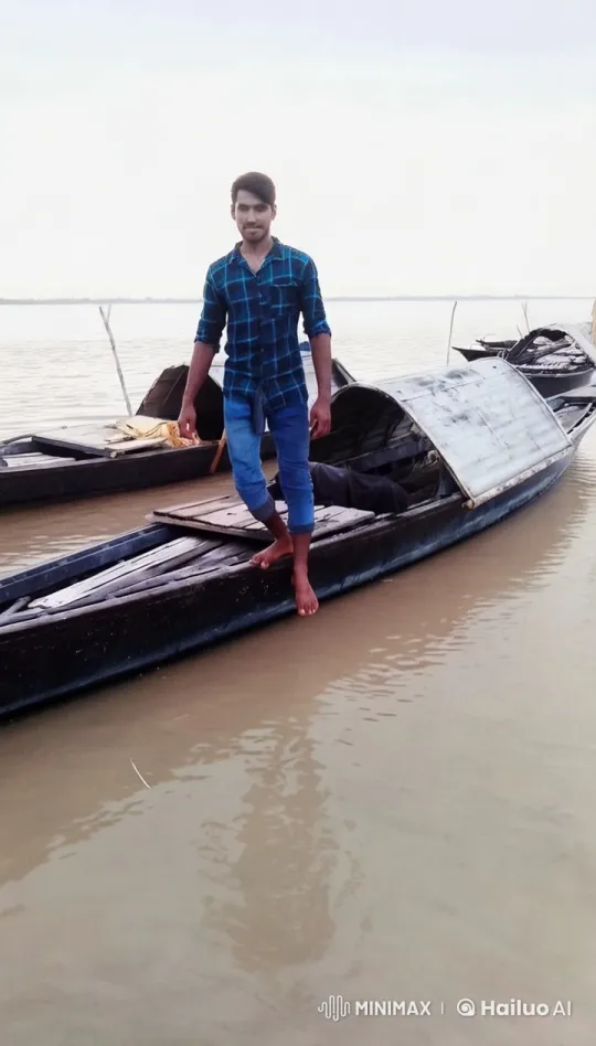 Young Man Practices Kungfu on Water – AI Generated Video | Hailuo AI