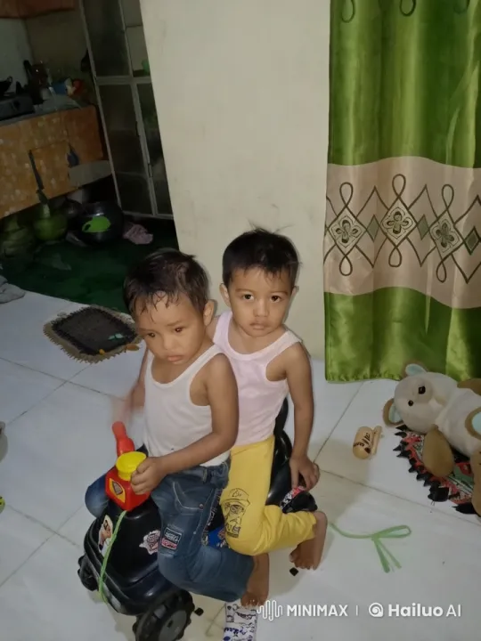 Boys Enact Kung Fu Battle on Toy Car in Living Room – AI Generated Video | Hailuo AI