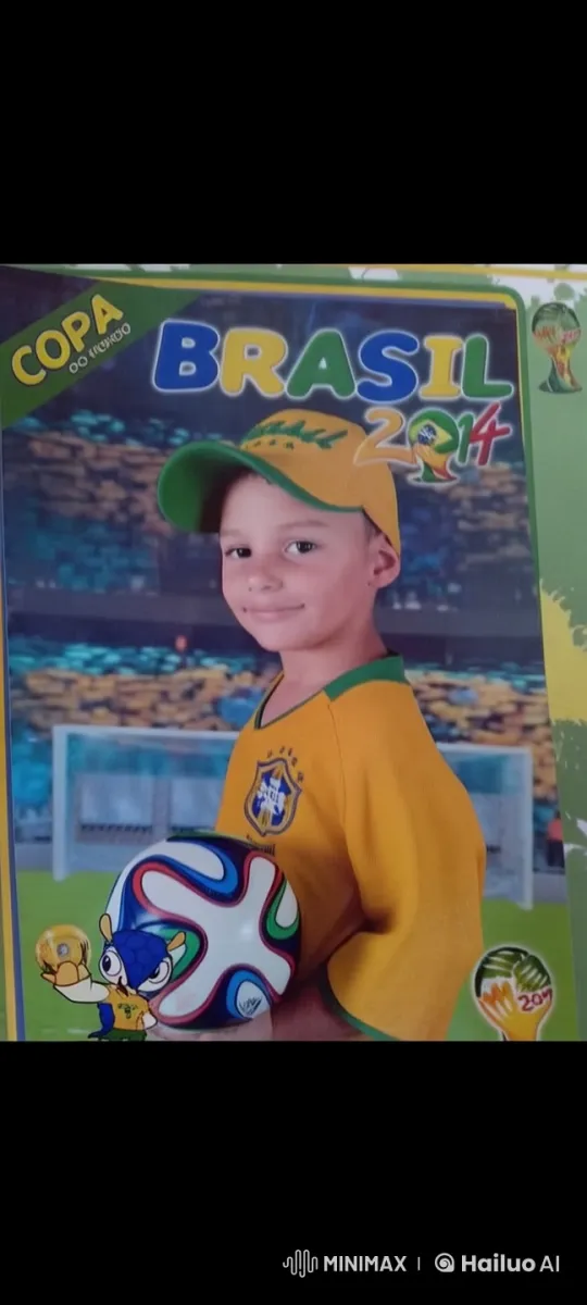 Child Embraces Ronaldo Mascot in Brazil 2014 World Cup Tribute – AI Generated Video | Hailuo AI