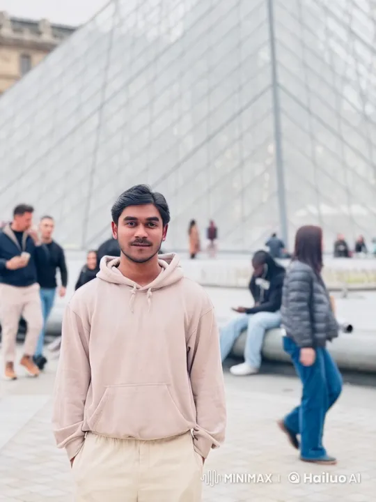 Live2D Video: Louvre Museum Setting with Emotive Performer – AI Generated Video | Hailuo AI