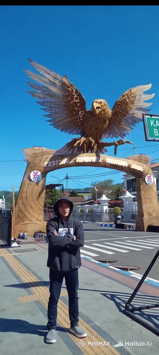 Kungfu Performance at Eagle-Themed Festival Entrance – AI Generated Video | Hailuo AI