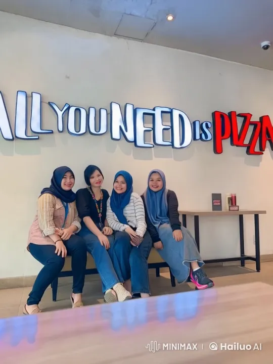 Casual Diners Transform into Kung Fu Fighters – AI Generated Video | Hailuo AI