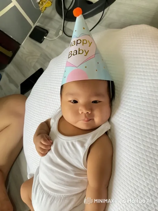 Baby's Energetic Awakening in Animated Live2D Style – AI Generated Video | Hailuo AI