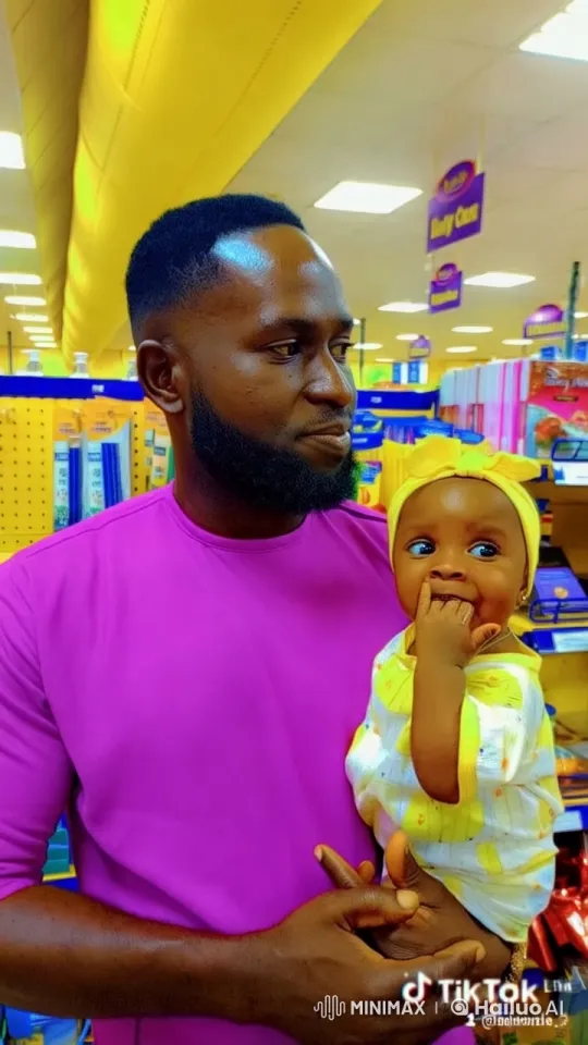 Father and Infant in Bright Supermarket Aisle – AI Generated Video | Hailuo AI