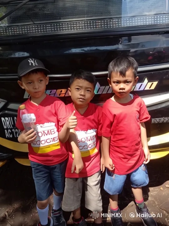 Three Boys Practice Kung Fu in Front of a Bus – AI Generated Video | Hailuo AI